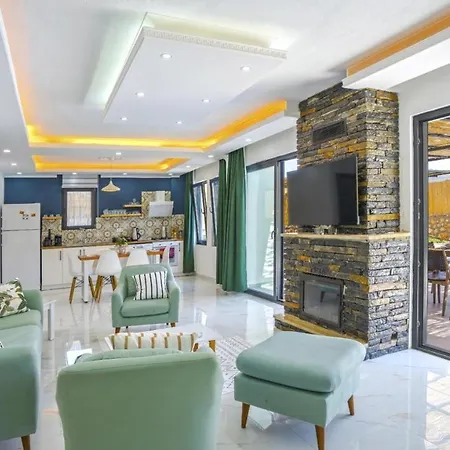 In Kas With Pool Jacuzzi Garden And Porch Hotel Gelemiş